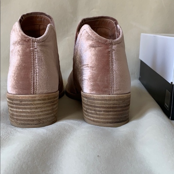 Dolce Vita rose velvet booties - Picture 3 of 8
